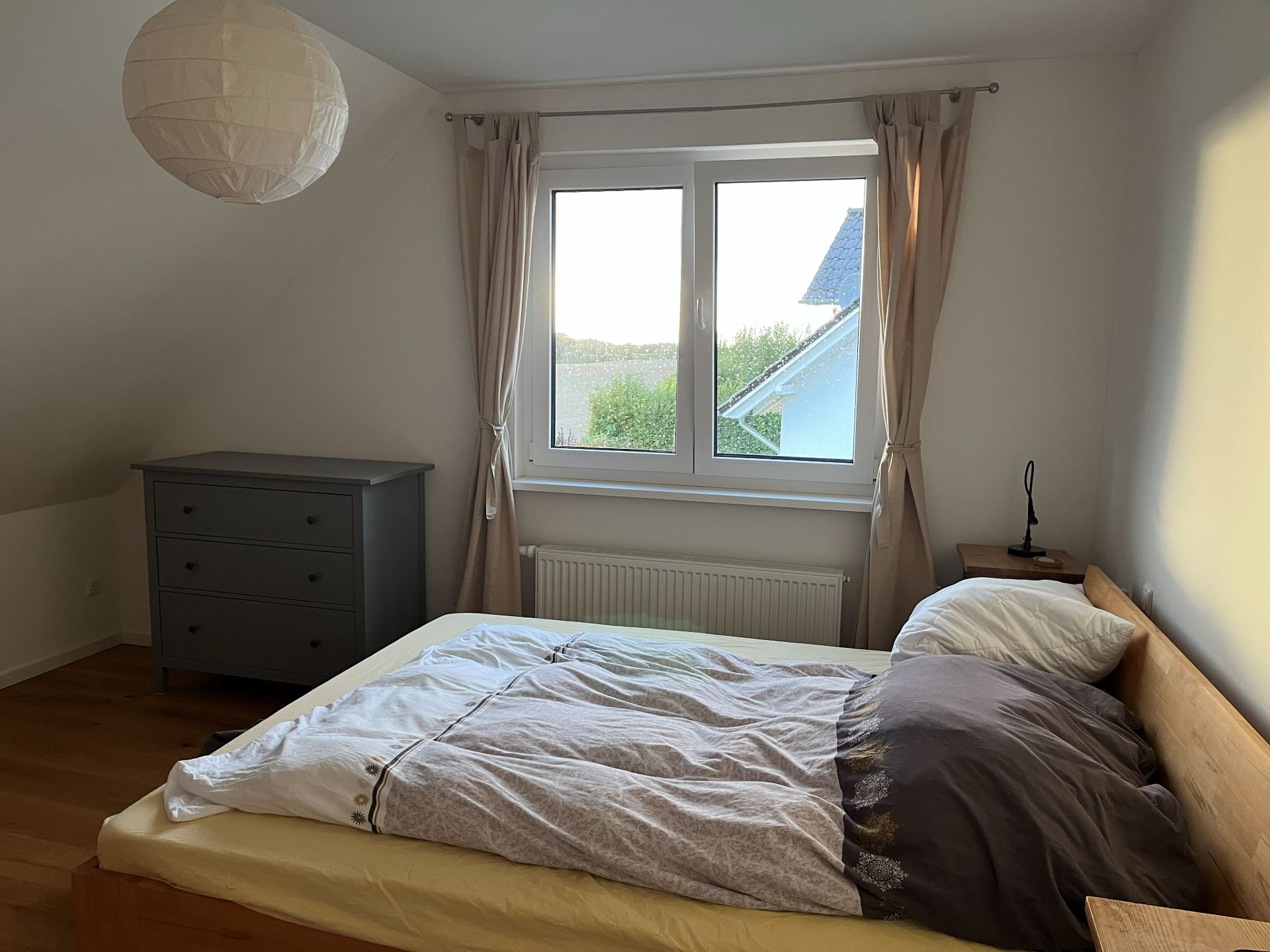 Schlafzimmer 1